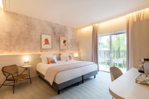 Prestige King Room - Garden Level