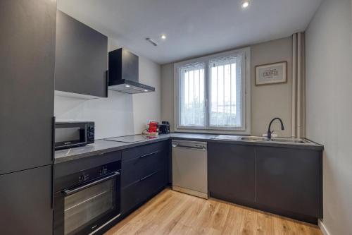 Konyha, Le Libération - Hotel Lesdigueres - Rocade (Le Liberation - Hotel Lesdigueres - Rocade) in Quartier Capuche-Allies