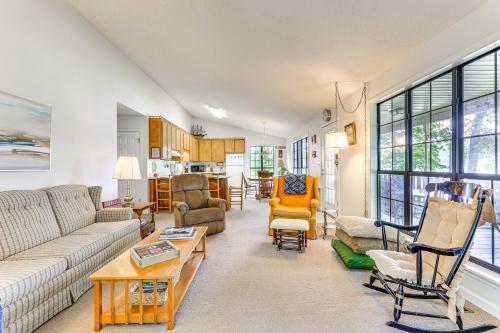 Waterfront Wheeler Lake Home with Furnished Deck in Rogersville (AL)