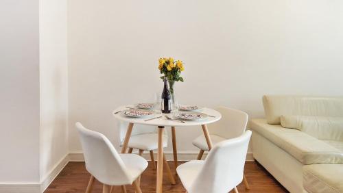 ExCel Centre 2 Bedroom Flat in East London, London (photo 5)