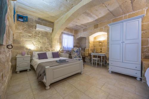 Room 1 - Family room x 3 by Solea, Арб (фото 10)