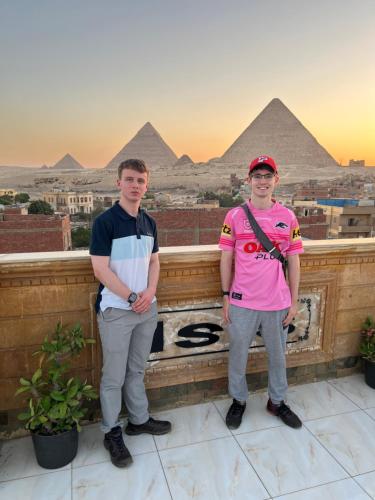 Moses Pyramids Inn