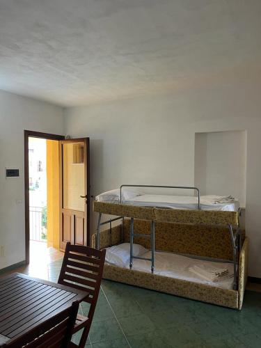One-Bedroom House image 6