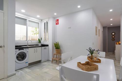 Tejon II & private terrace by ELE Apartments, Malaga (foto 5)