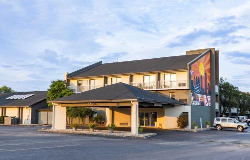 ทัศนียภาพภายนอกโรงแรม, เดย์ อินน์ บาย วินด์แฮม ซินซิแนตติ อีสต์ (Days Inn by Wyndham Cincinnati East) in ซินซินนาติ (OH)