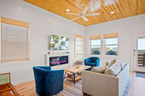 Anchor House - Private Pool & Ocean Views!