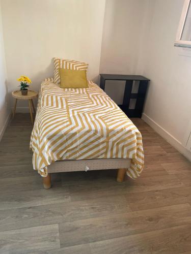 Chambre avec balcon dans charmante maison prêt d' aéroport d'Orly et proche paris (Chambre avec balcon dans charmante maison pret d' aeroport d'Orly et proche paris) in Вільнев-ле-Руа