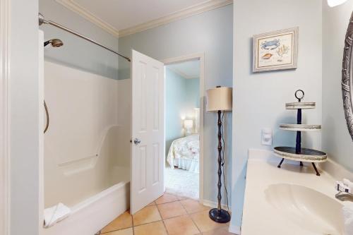 Beach Paradise - image 3