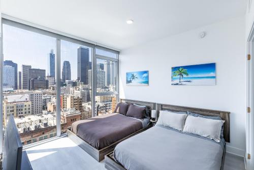 Top Floor High Rise 3 Bed DTLA Skyscraper Penthouse in Los Angeles, USA