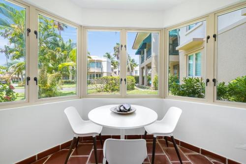 Quaint villa Beach access Elina in Vega Alta