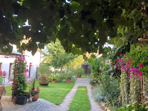 Charmantes Cottage Appartement in Pöttelsdorf, Österreich
