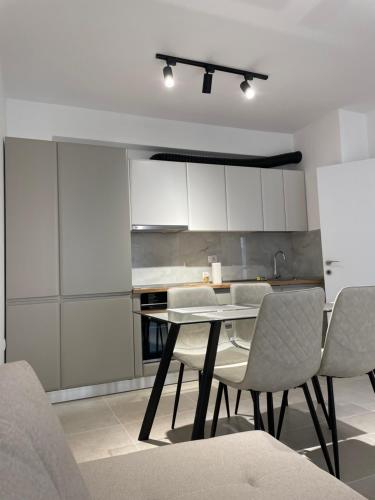 Modern Seaview Apartments in Sakes