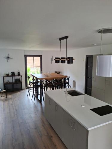 クロウジ La maison d'a cote Chambre 2 3つ星 ホテル 外観