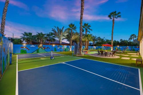 Super Mario Hideout: Desert Dream with Game Room & Pool Slide Super Mario Hideout: Desert Dream with Game Room & Pool Slide