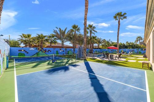 Super Mario Hideout: Desert Dream with Game Room & Pool Slide Super Mario Hideout: Desert Dream with Game Room & Pool Slide