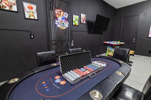 Super Mario Hideout: Desert Dream with Game Room & Pool Slide Super Mario Hideout: Desert Dream with Game Room & Pool Slide