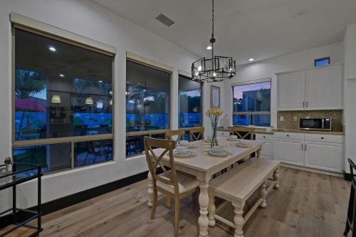 Super Mario Hideout: Desert Dream with Game Room & Pool Slide Super Mario Hideout: Desert Dream with Game Room & Pool Slide