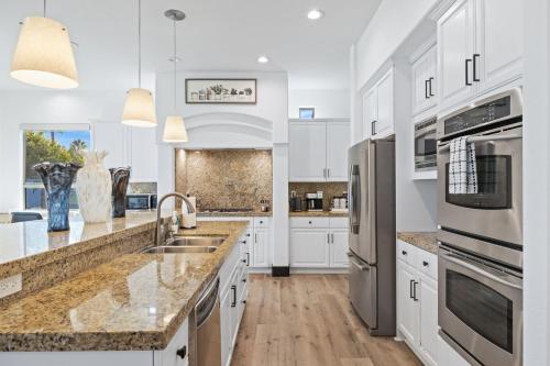 Super Mario Hideout: Desert Dream with Game Room & Pool Slide Super Mario Hideout: Desert Dream with Game Room & Pool Slide