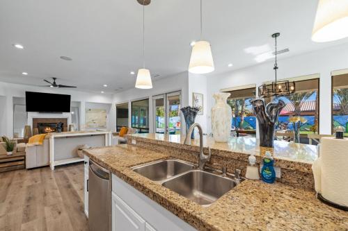 Super Mario Hideout: Desert Dream with Game Room & Pool Slide Super Mario Hideout: Desert Dream with Game Room & Pool Slide