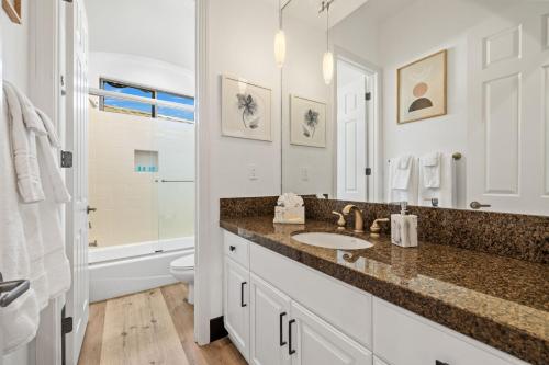 Super Mario Hideout: Desert Dream with Game Room & Pool Slide Super Mario Hideout: Desert Dream with Game Room & Pool Slide