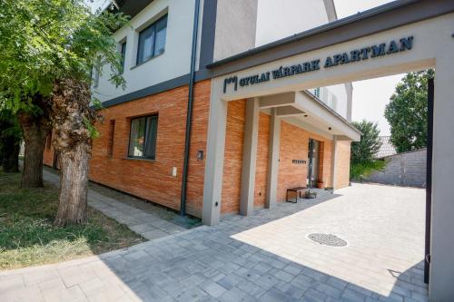 Gyulai Várpark Apartman 2 (Gyulai Varpark Apartman 2) in Gyula