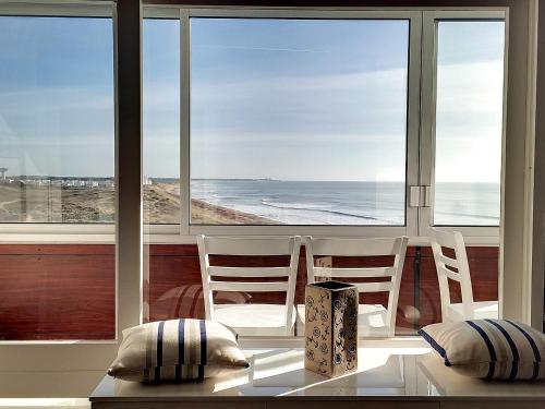 Studio charmant face mer accès plage, balcon, parking - FR-1-652-14
