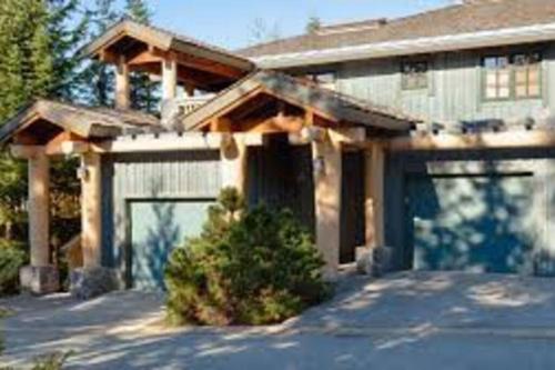 Two-Bedroom House image 1