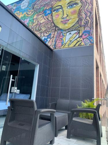 Duplex w Rooftop, Pool & 3 Jacuzzi, Maid, Security, Medellín (photo 6)