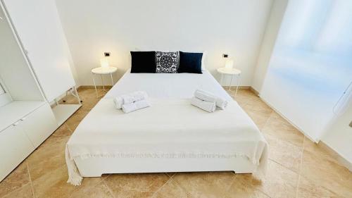 Sunshine Apartment - Appartamento Vicino al Mare, Cagliari, Sardinia in Elia
