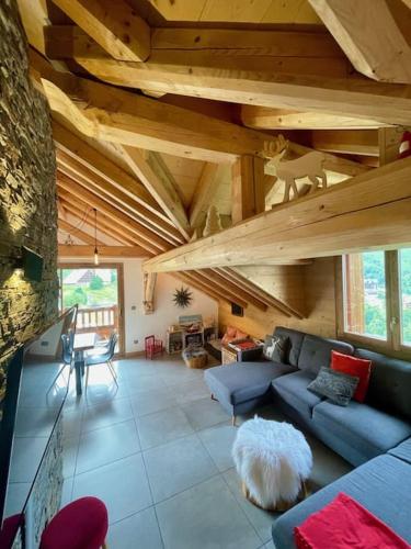 Nouveau - Superbe duplex - Belle vue - Parking prive in Montgellafrey