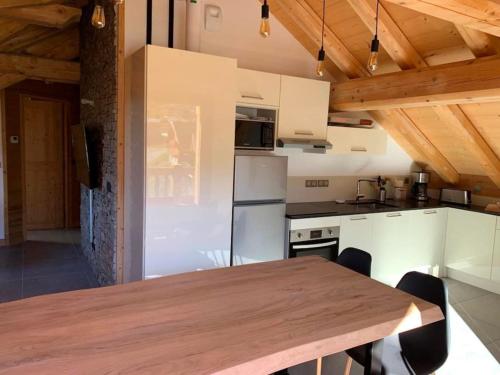 Nouveau - Superbe duplex - Belle vue - Parking prive in Montgellafrey