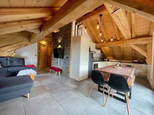 Nouveau - Superbe duplex - Belle vue - Parking prive in Montgellafrey