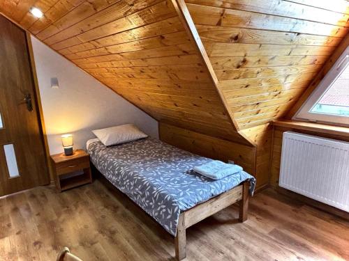 3 twin beds