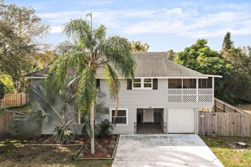 Buitenkant, Spacious Retreat Fenced Yard Screened Deck in Frostproof