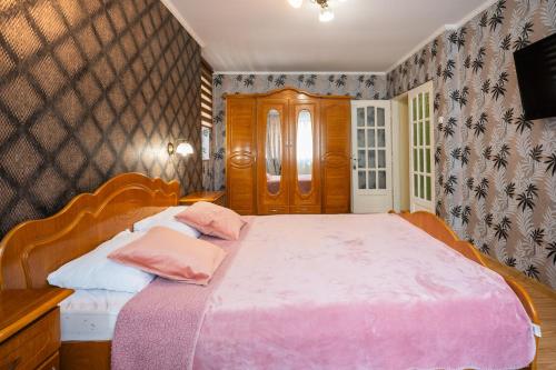 Noua Oasis BNB with PARKING Noua Oasis BNB with PARKING