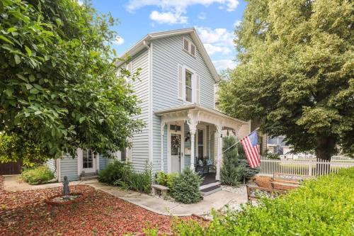Charming Victorian Home - 2 minutes to downtown in แลนเคสเตอร์ (OH)