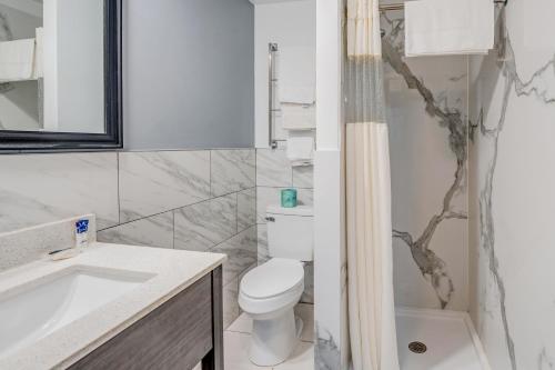 Americas Best Value Inn - Stonington - image 13