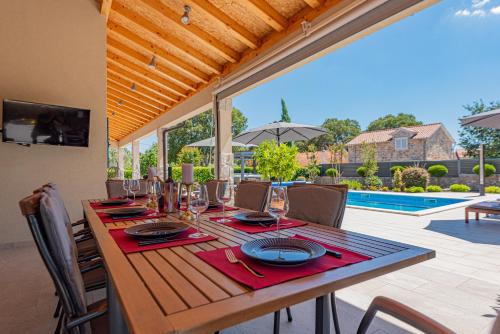 Iekārtas, Villa Romansa Miljevci near Krka National Park in Širitovci