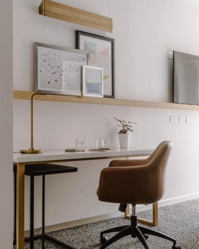 Standard Queen Room image 5