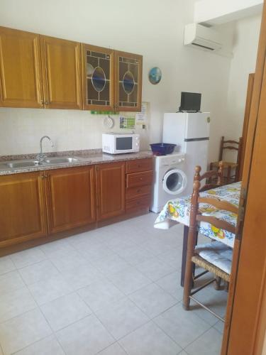 Appartamento a primo piano con una stanza in Монтекоріце