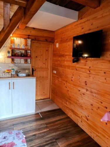 Konaci Gradina 3 in Donje Karaklije