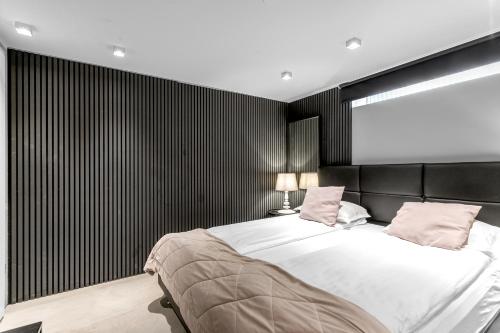 Deluxe Spa Suite image 8