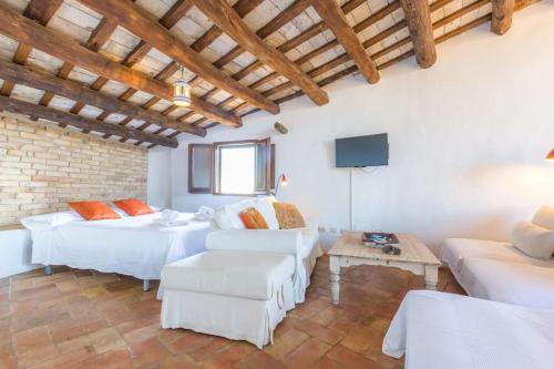 Casa Torre Cruilles Big, Stylish, Modernized 'Castle' Prime Costa Brava with AC in Monells