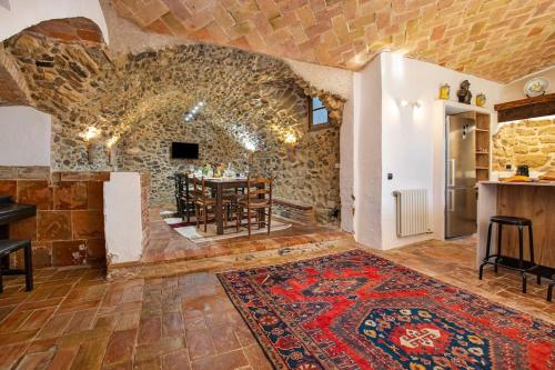 Casa Torre Cruilles Big, Stylish, Modernized 'Castle' Prime Costa Brava with AC in Monells
