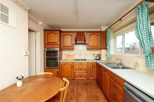 King room near Eastbourne pets are welcome in Hailsham