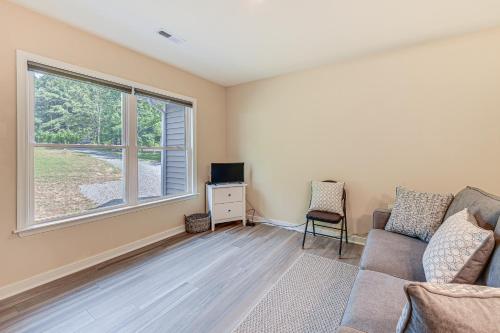 Screened Deck and Dock Waterfront Lake Anna Home! Screened Deck and Dock Waterfront Lake Anna Home!