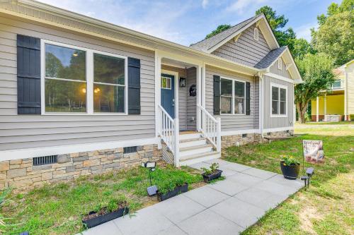 Screened Deck and Dock Waterfront Lake Anna Home! Screened Deck and Dock Waterfront Lake Anna Home!