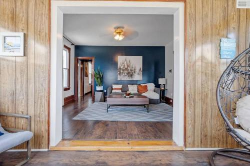 5 bedrooms AC Designer Island Paradise Getaway