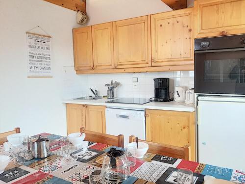 Duplex spacieux pied des pistes avec balcons et parking couvert - FR-1-344-801 near Chalet du Sunny