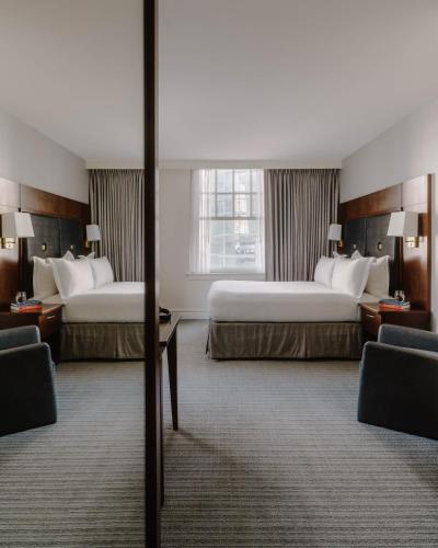 Superior Queen Room image 5